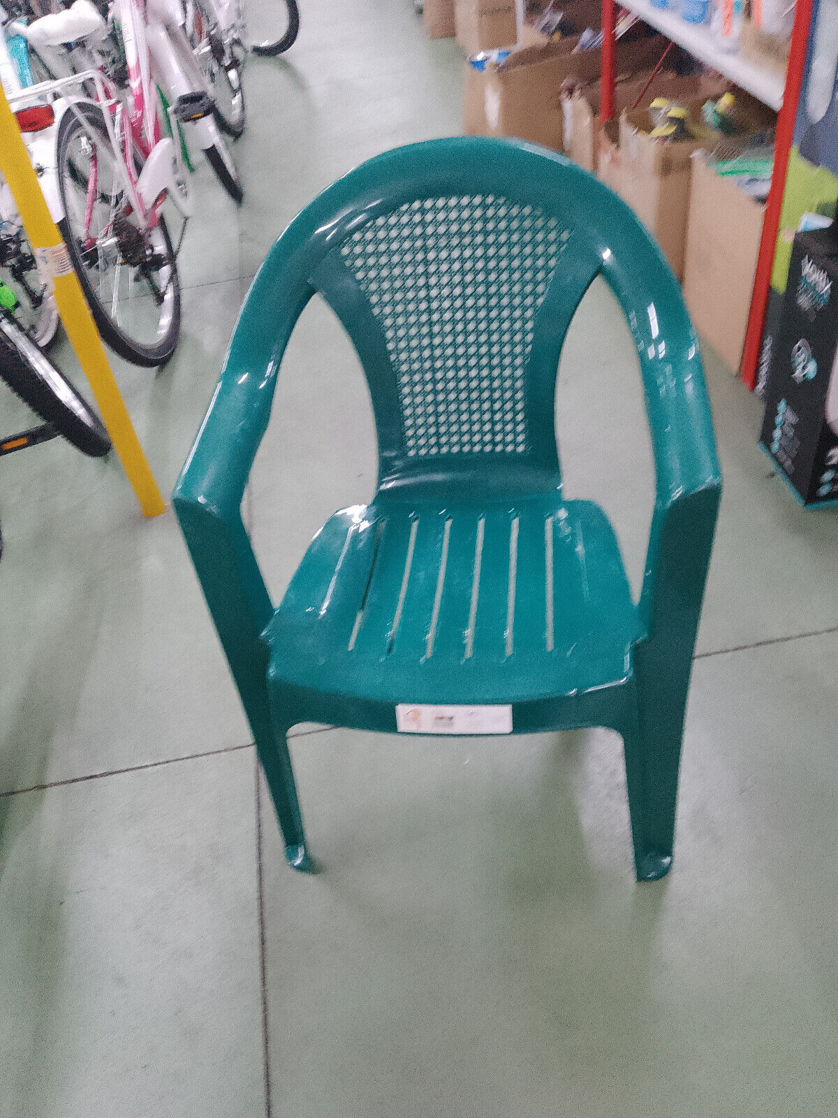 POLTRONA IN RESINA COLORE VERDE