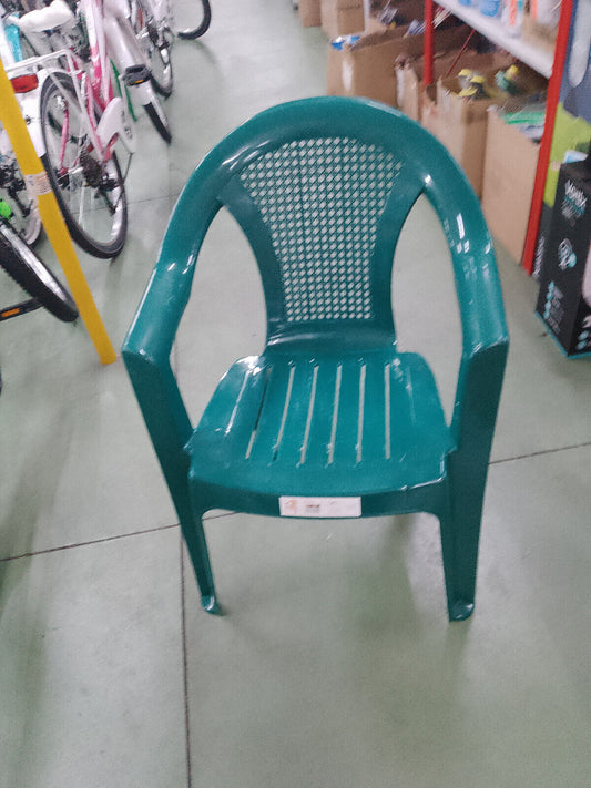 POLTRONA IN RESINA COLORE VERDE